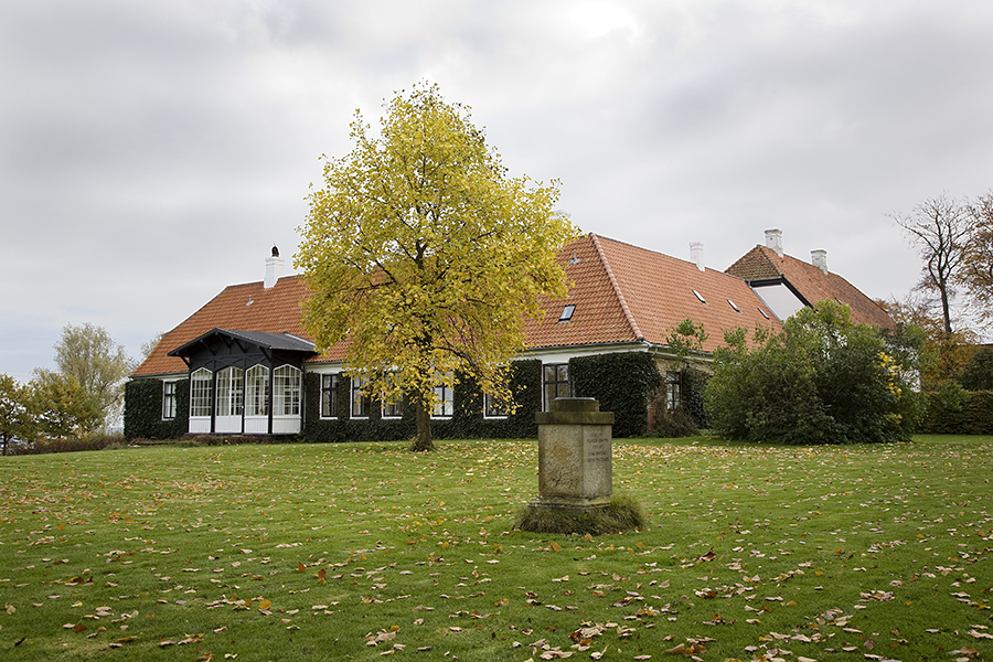 Fastelavnsfest med katten af tønde og fastelavnsboller på Karen Blixen Museet